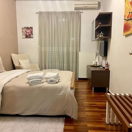 Elegant Downtown Retreat Kalamata Exterior foto