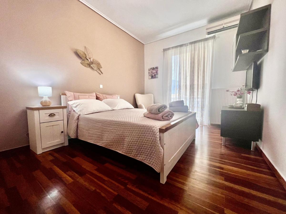 Elegant Downtown Retreat Kalamata Exterior foto