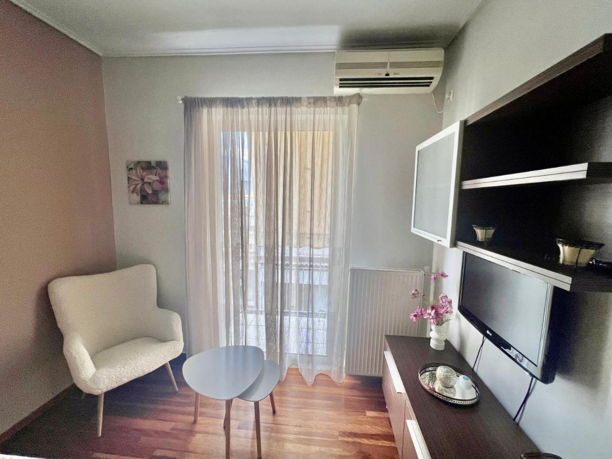 Elegant Downtown Retreat Kalamata Exterior foto