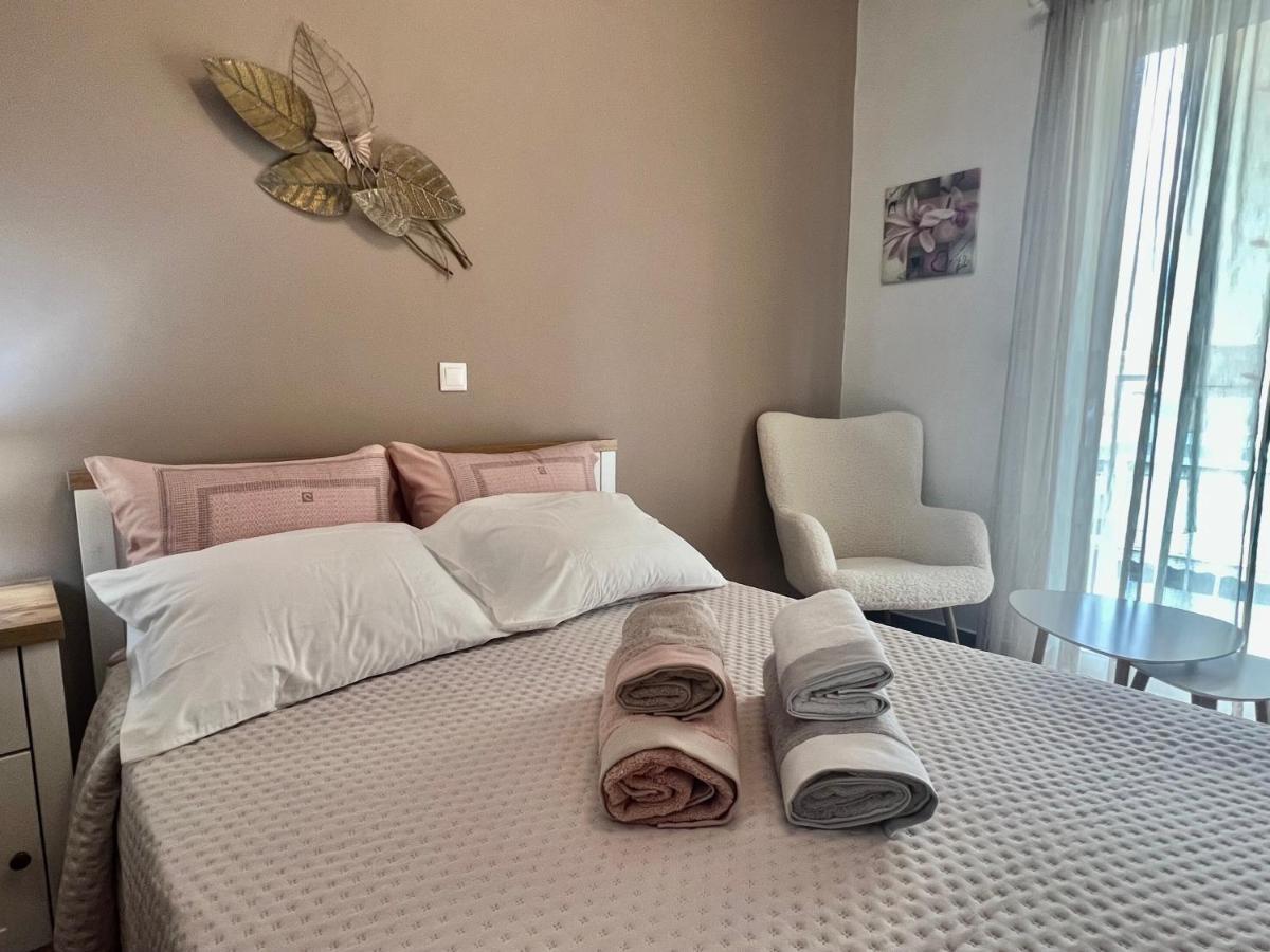 Elegant Downtown Retreat Kalamata Exterior foto