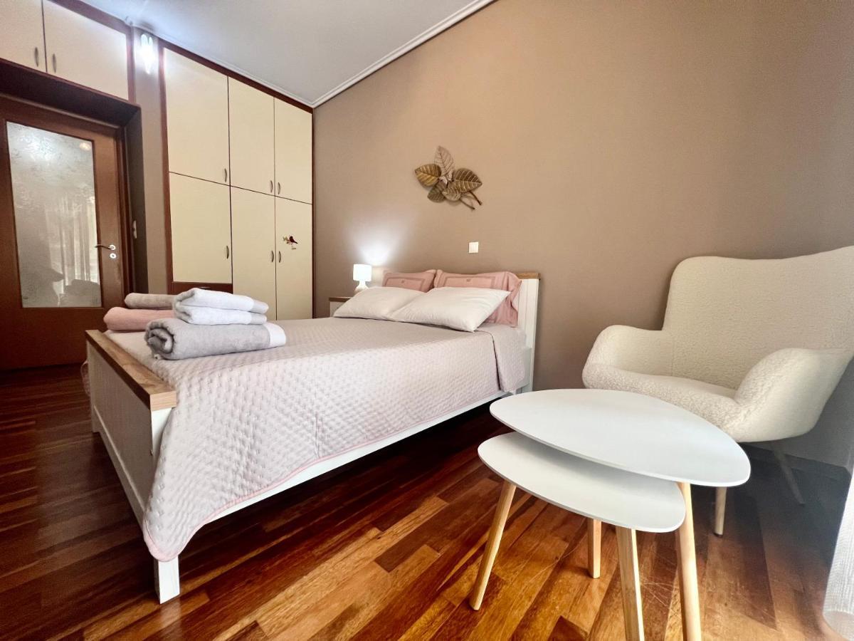 Elegant Downtown Retreat Kalamata Exterior foto