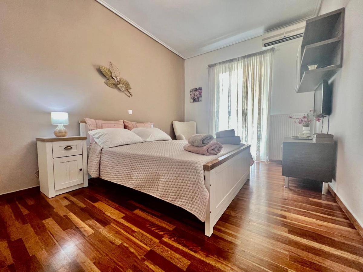 Elegant Downtown Retreat Kalamata Exterior foto